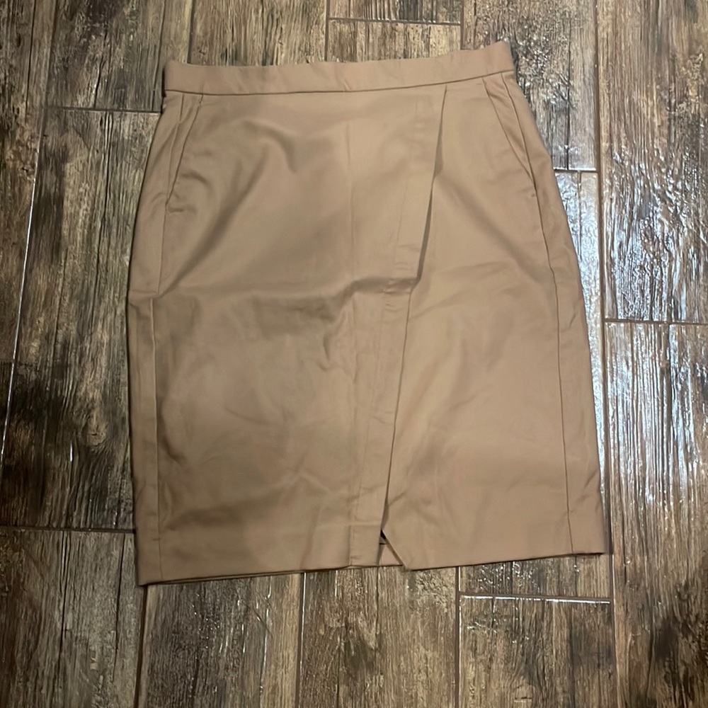 Banana Republic tan skirt